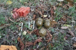 На Трухановому острові шукач скарбів "виловив" схрон з вибухівкою