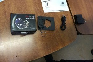 Брелок із секретом: Росіянин намагався виїхати з України зі шпигунським пристроєм