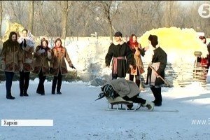 У Харкові курсанти-правоохоронці влаштували для містян костюмовану новорічну виставу
