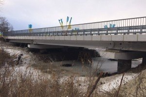 На Донеччині відновили знищенний "рускім міром" міст – фото