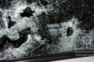 Понад 30 пострілів: У Дніпрі невідомі розстріляли підприємця з охороною – фото