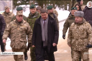 В Україну вперше приїхав міністр оборони Литви: про що домовились Полторак і Каробліс