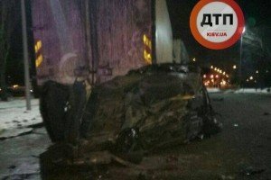 Смертельна ДТП: BMW на шаленій швидкості протаранив вантажівку