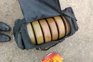 СБУ затримала на "гарячому" військового, який намагався продати викрадені з частини боєприпаси