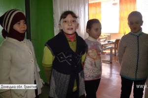 "Перечікуємо обстріли на матрацах під стінкою": як "діти війни" ховаються від гуркоту снарядів