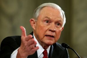 Генпрокурор США у Сенаті: Зв'язки Трампа з Росією – це жахлива брехня
