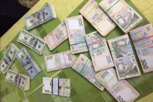 Чиновники Чернігівської ОДА роками розкрадали гроші на ремонт лікарень та навчальних закладів – СБУ