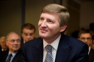 В Швейцарії слідчі обшукали офіс Ахметова