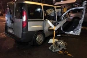 Смертельна ДТП у Києві: загинула 3-річна дівчинка, водія діставали спецтехнікою