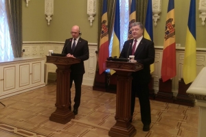 Порошенко: Україні і Молдові нав'язують такі формати реінтеграції, які дозволять ззовні вирішувати долю країн