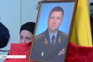 Людина, що врятувала Майдан: у Києві попрощалися з героєм АТО генералом Геннадієм Воробйовим