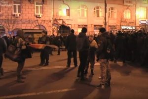 Заворушення в центрі Києва: поліція заблокувала прохід з вулиці Інститутська