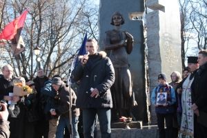 У Києві відкрили пам'ятник Олені Телізі