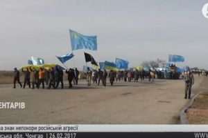 Поблизу Чонгара відбувся марш на знак непокори російській агресії в Криму – відео