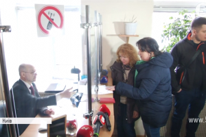 "Паперові війни": між волонтерами та Мінсоцполітики спалахнув неабиякий конфлікт
