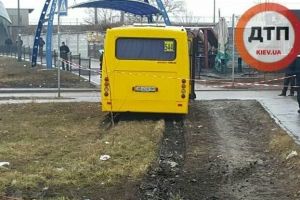 Викрадення маршрутки на Троєщині: водій розповів нові подробиці події