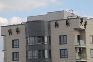 В Україні з'явився повітряний спецназ: вражаюче відео тренування