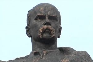 Церемония возложения цветов к могиле Тараса Шевченко: выступление Президента – видео