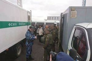 РФ передала Україні 12 засуджених з Криму