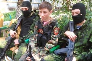 В ОРДЛО за збирання гільз на "забороненій території" місцевих підлітків добу утримували "на ямі" – ГУР 