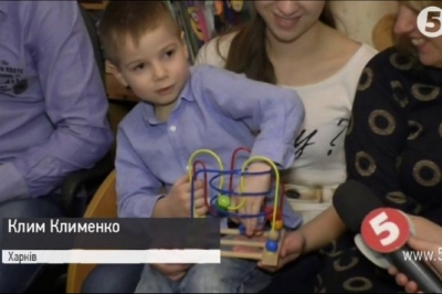 У Харкові потребує допомоги маленький хлопчик, поранений під час обстрілу Краматорська