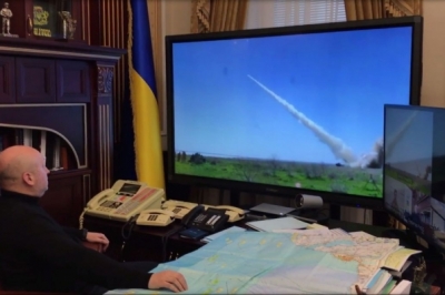 Турчинов тестує мобільний командний пункт
