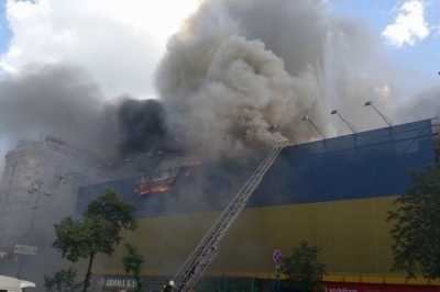 в центрі Києва на Хрещатику пожежа