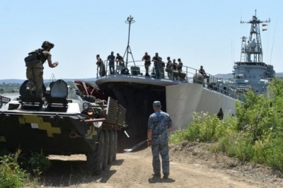 Військові моряки та десантники з бронетехнікою здійснили перехід Чорним морем