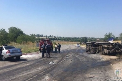 У Запорізькій області легковик зіткнувся з мікроавтобусом