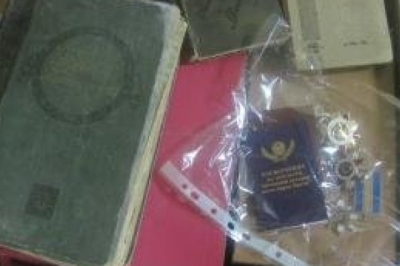 На Сумщині прикордонники затримали росіянина, який намагався вивезти з України ордени та старовинні книги 