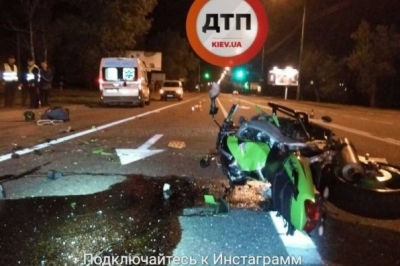 У Києві легковик зіткнувся з мотоциклом