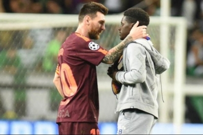 фанат поцілував бутси футболісту Мессі