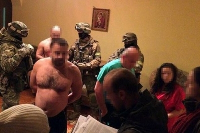 За викрадення у Німеччині елітних авто затримано 12 українців