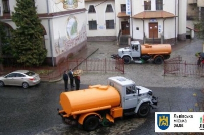 Водовозки у Львові 