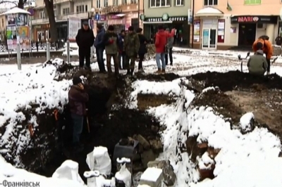 В Івано-Франківську знайшли старовинні люльки