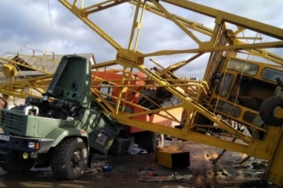 На Фанківщині кран розчавив вантажівку