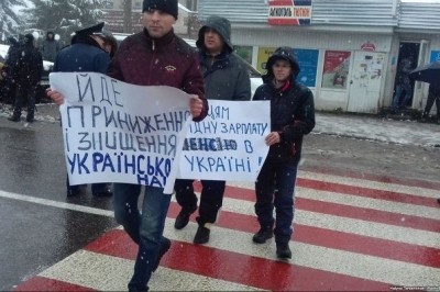 Рух автівок на українсько-польському кордоні – заблокований