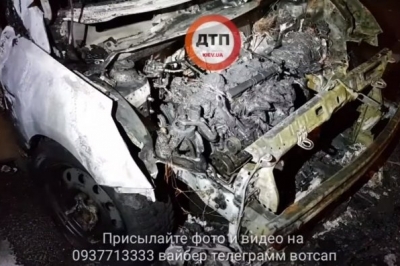 Легковик вигорів у Києві