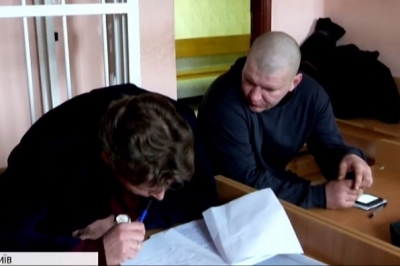 Обвинувачений з адвокатом