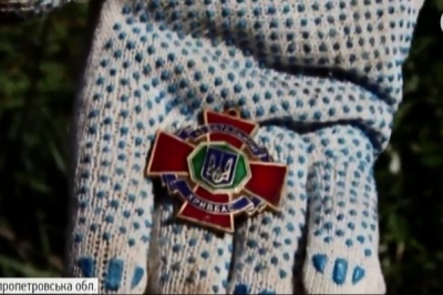 Волонтери відкопали речі загиблих під Іловайськом бійців