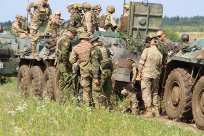 Украинские и канадские военные
