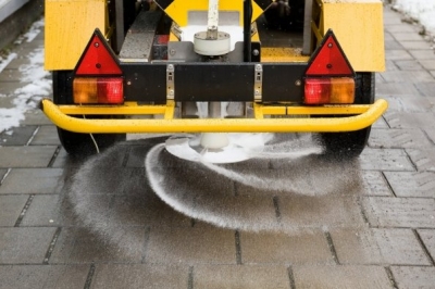 Сіль на дорозі