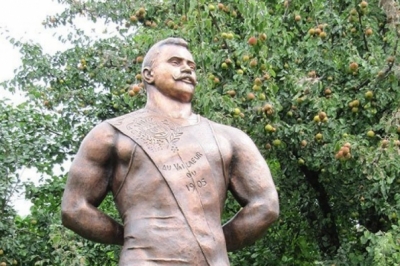 Пам'ятник Івану Піддубному