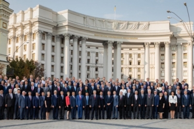 13 нарада з керівниками закордонних дипустанов України