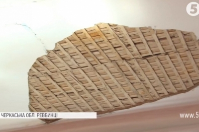 На Черкащині школярі змушені навчатися у спортзалі