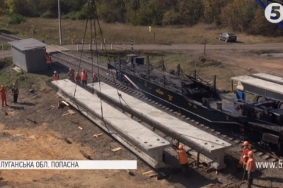 Як у Попасній відбудовують підірваний бойовиками міст