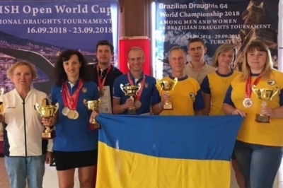 Українські спортсмени на ЧУ з шашок-64 у Туреччині