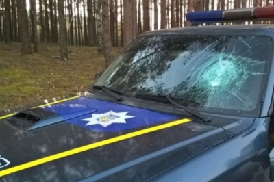 На Рівненщині 200 копачів бурштину напали на поліцейських