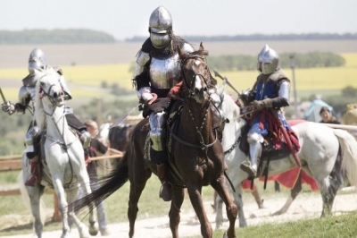 Середньовічні лицарі, вершники, воїни