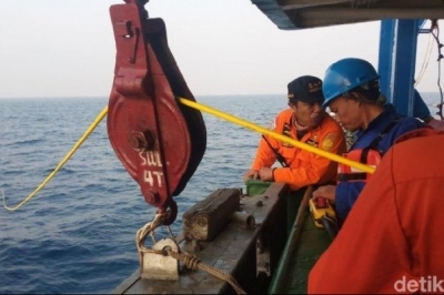 Дайвери підняли на поверхню бортовий самописець "Боїнга"